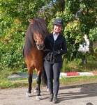 Pilvi Routasalo, SRL:n tason II lajivalmentaja, Suomen Islanninhevosyhdistyksen aluevalmentaja ja Draumhestar Oy:n yrittäjä